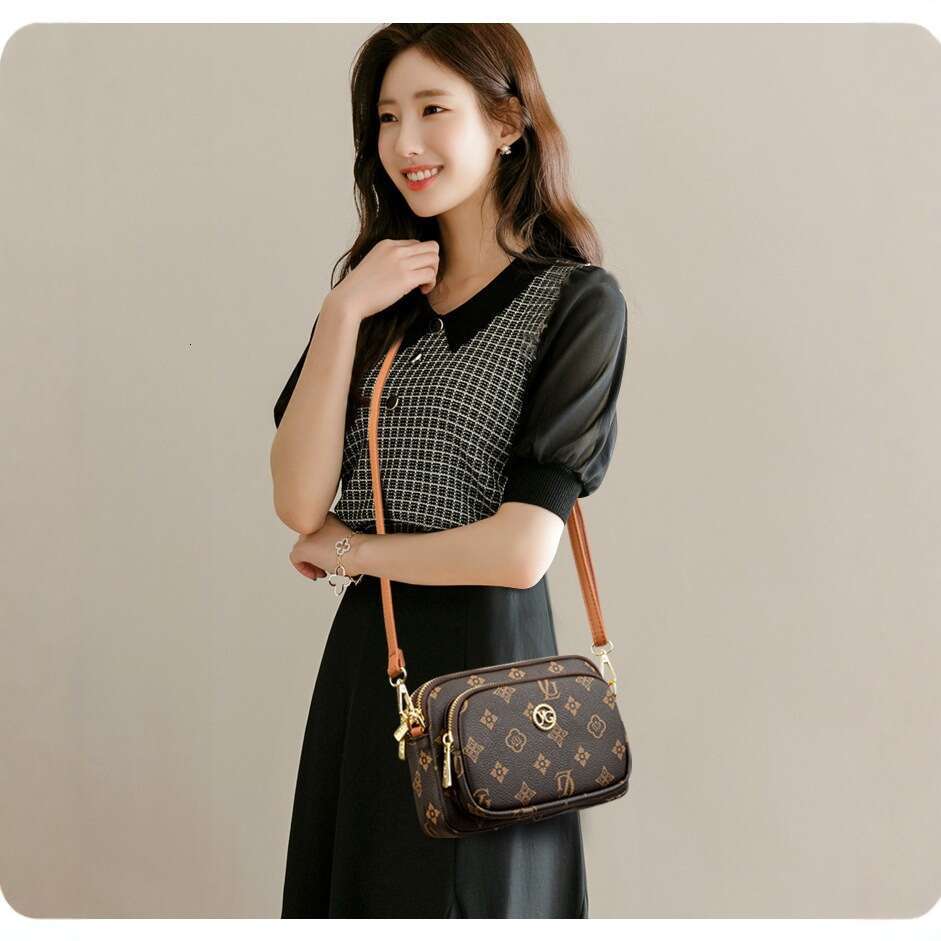 2025 New Women's High-End Fashion Monogram Shoulder Niche Design Crossbody Bag