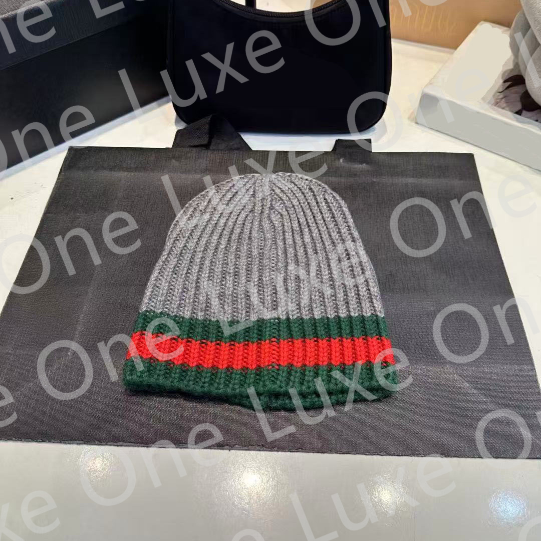 Beanie Designer Beanie mens Designer Beanie mens Hat Fashion Beanie Green & Red Striped Beanie Classic Design Knitted Color Hats Quality Winter Hats Very Good