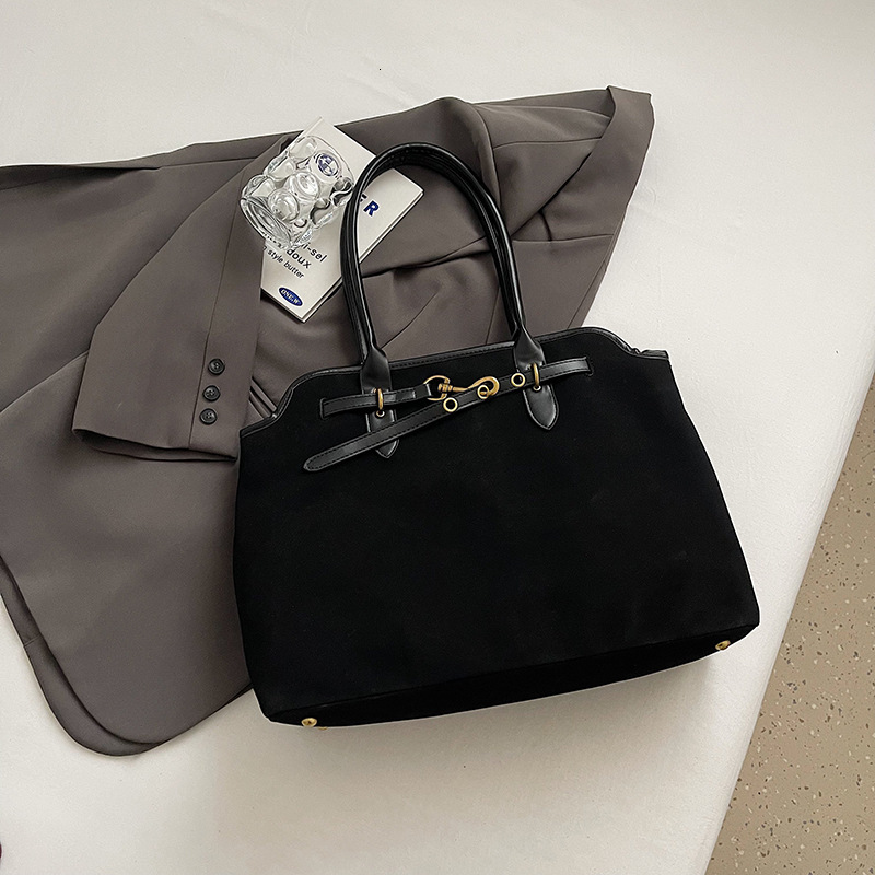 new simple leisure multifunctional women s shoulder bag luxury bag commuting bag large capacity retro handbag designer bag crossbody bag
