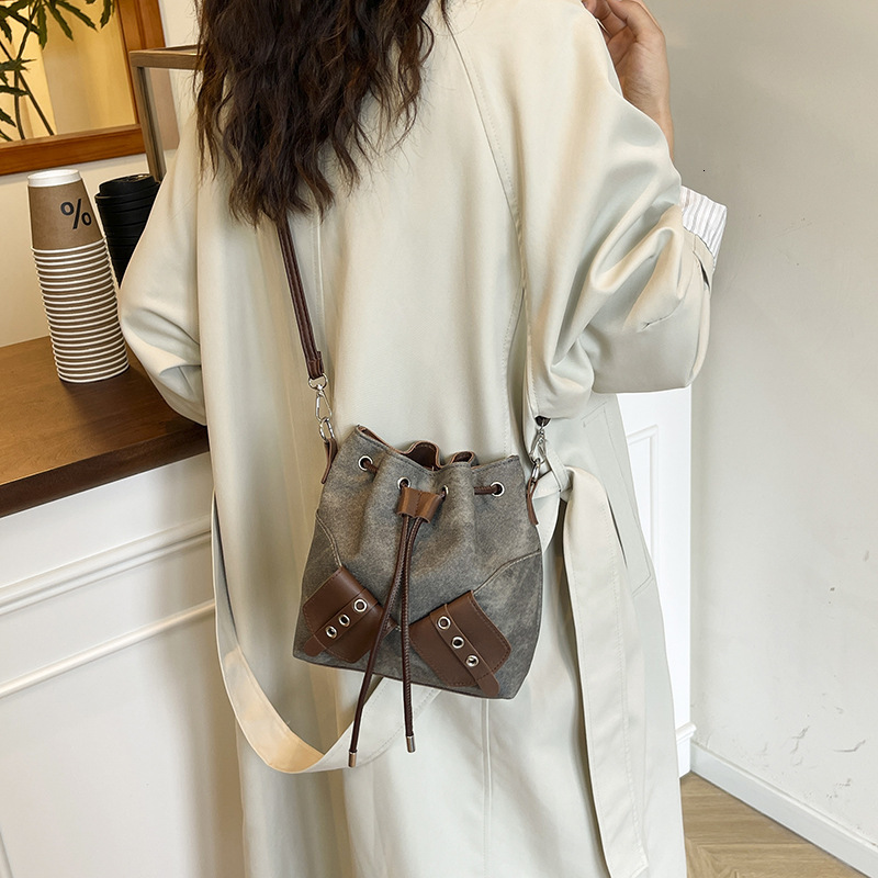 Trendy And Personalized Women s Shoulder Bag Spicy Girl Bucket Bag Niche Commuting Autumn New Designer Bag Handbag Women s Crossbody Bag