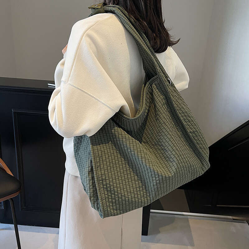 Large Capacity 2025 New Bucket with Rhinestones Versatile Single Shoulder Underarm High-end Bag Tote