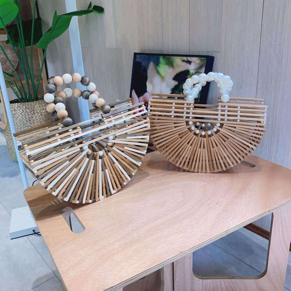 Summer Hot Sale Woven Bag 2025 Forest Style Women's Fashion Hollow Large Capacity Pearl Wooden Bead Handbag