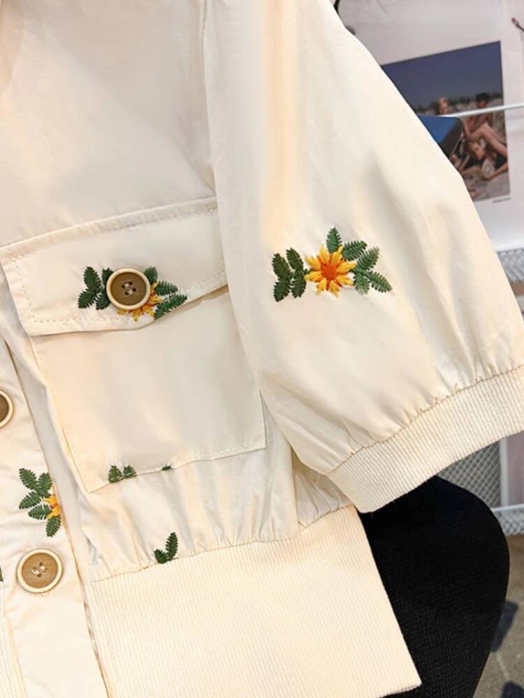 2025 New design French Elegant Shirt with Fluffy Sleeves, Embroidered Single breasted Open Umbilical Top, Aesthetic Design for Summer Women's S C