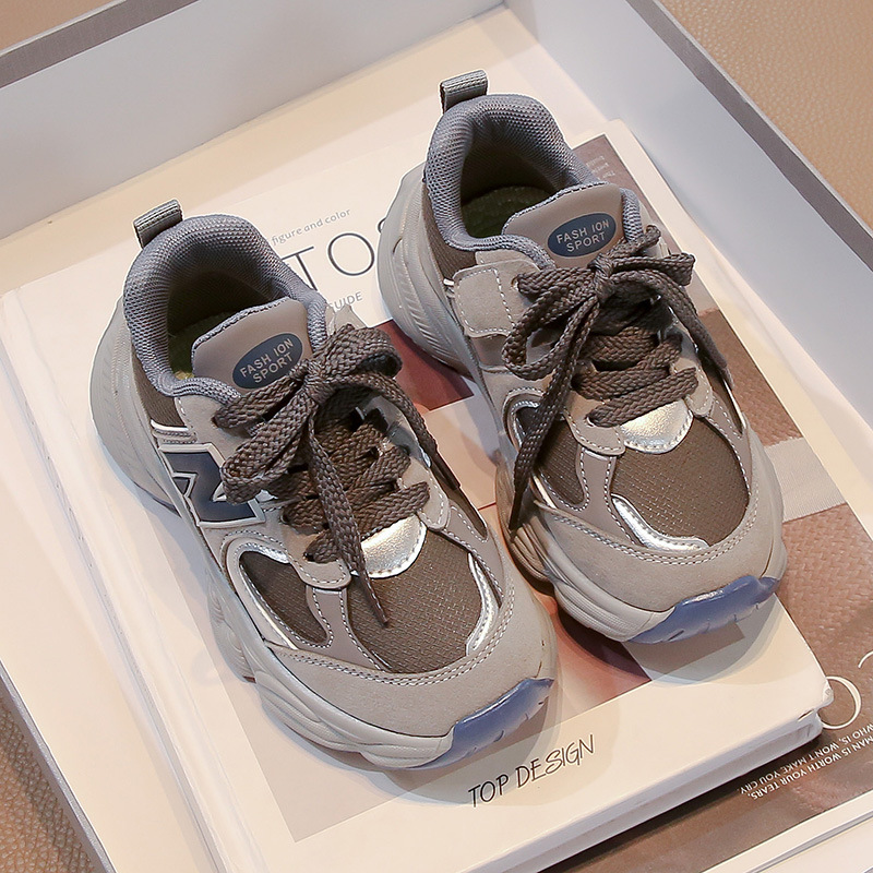 Designer Kids Sneakers 2025 New Boys Girls Athletic Shoes Chunky Dad Shoes Youth Lace Up Running Sneakers Breathable Casual Sport Shoes for Children
