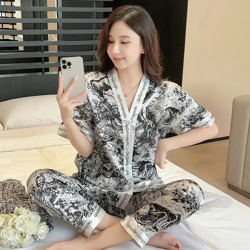2025 New Ice Silk Pajamas Women's Summer Short sleeved Pants Cartoon design Bear Pajamas Cardigan Green Letter Pajamas Home Clothing Kimono Desig