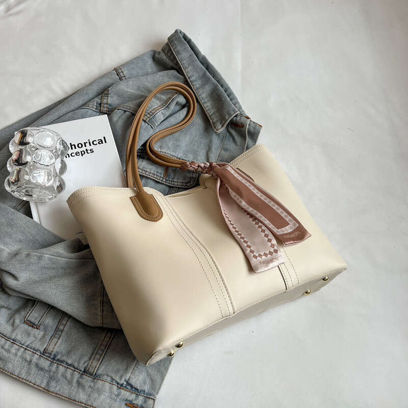 High-End 2023 New Solid Color Fashion Tote for Women Large Capacity Commute Textured Shoulder Bag