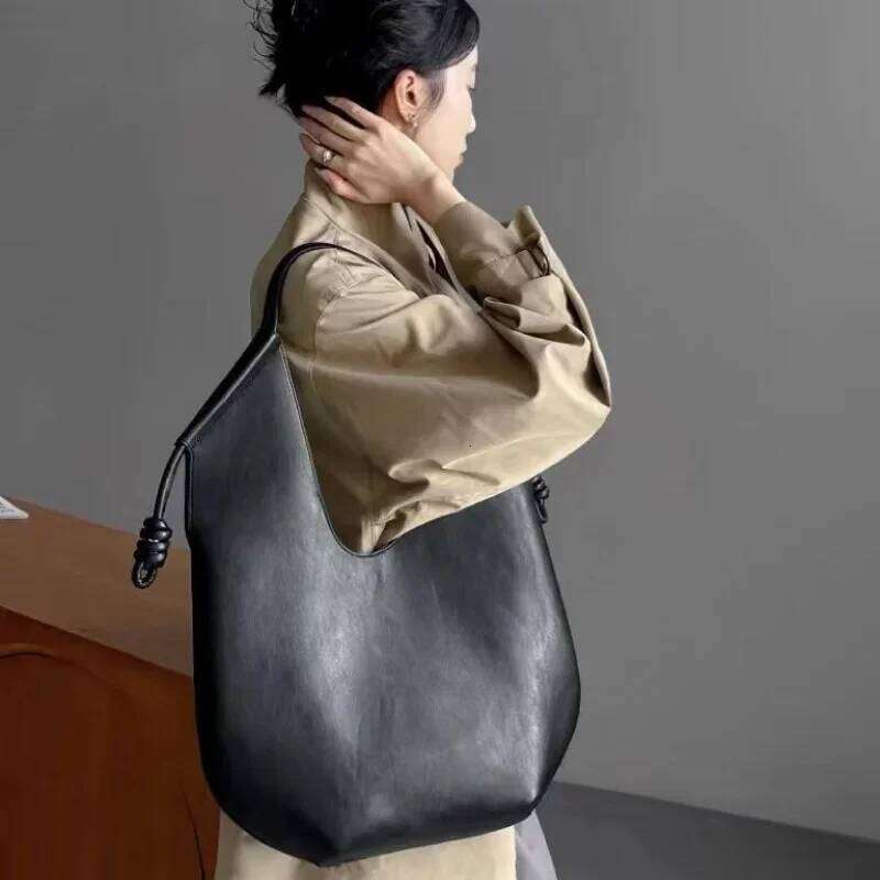 Niche Minimalist Tote For 2025 New Women Handbag Large Capacity Commuter Single Shoulder Underarm Trend Soft Hobo Bag