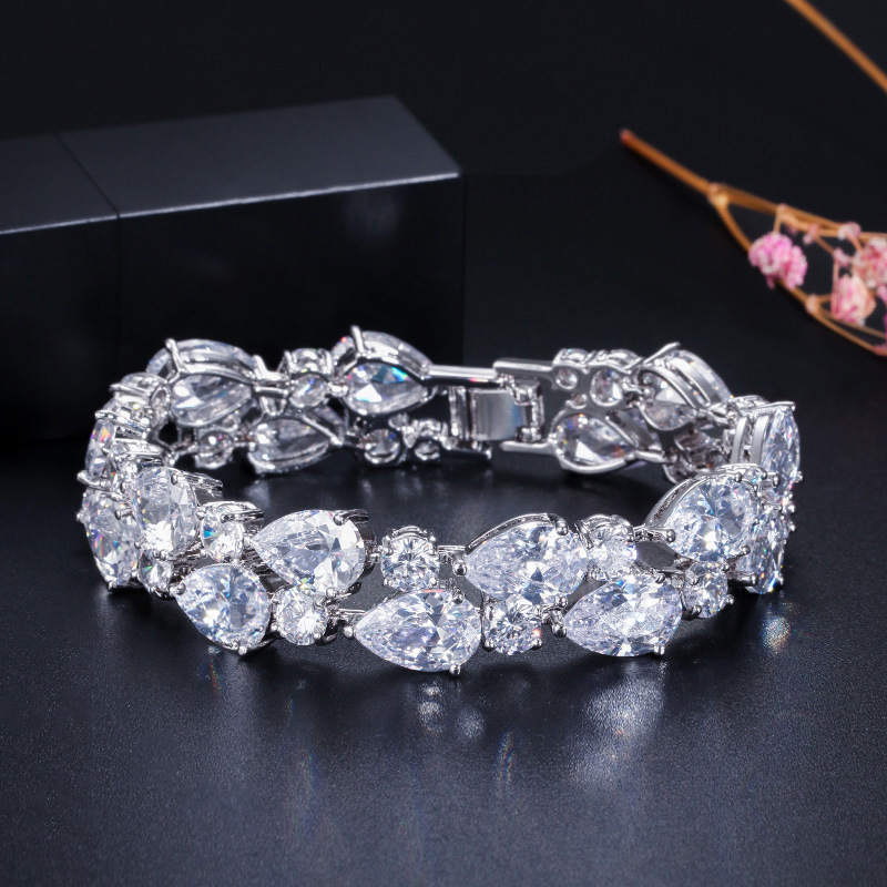 Elegant Women's Charms Bracelet with AAA Quality Cubic Zirconia for Wedding Jewelry