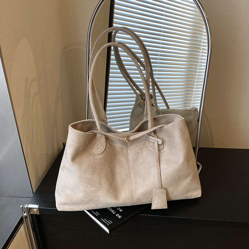 New Fashion Capacity Suede Underarm Versatile Commuter Women's Large Tote Trendy Bag