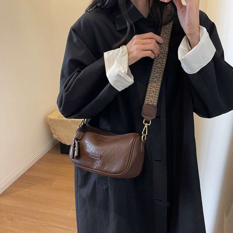 This Year's Trendy Small Bags for Women Spring Versatile 2024 New Fashion Wide Strap Shoulder Crossbody Pillow Bag