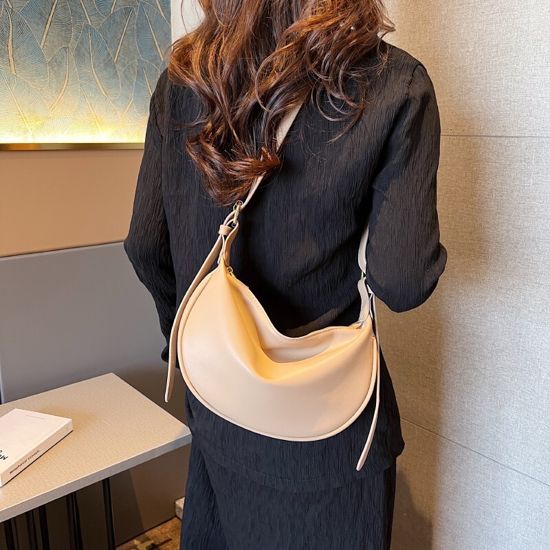 Solid Color New Fashionable Simple Armpit Bag Soft PU Dumpling Bag design Women's Shoulder Bag Handbag Autumn New Designer Bag Women's Cross