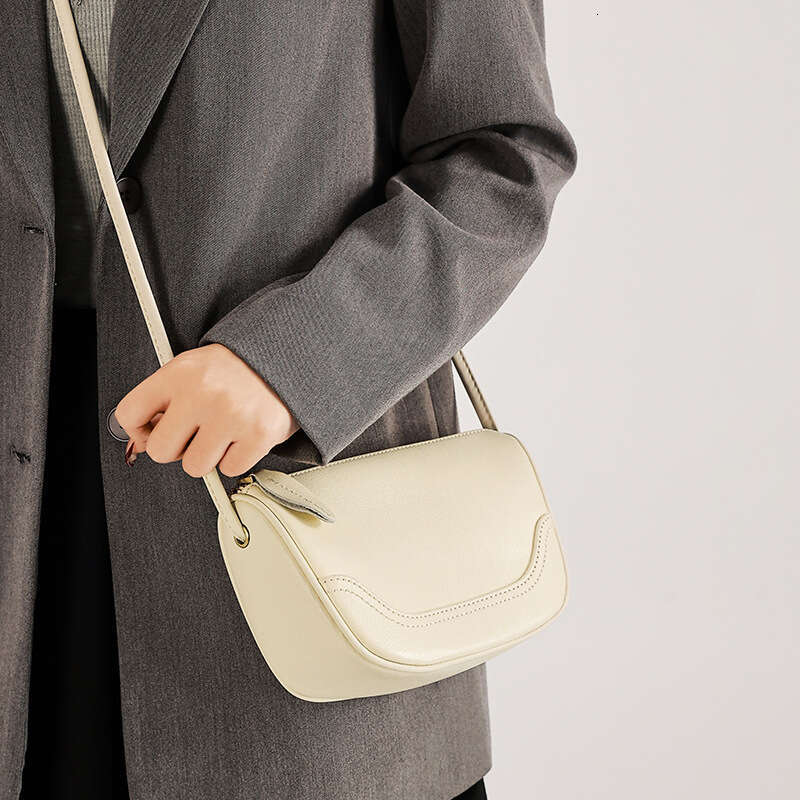 Genuine Leather Phone 2025 New Simple Versatile Crossbody Women's Niche Fashion Shoulder Shell Bag Women