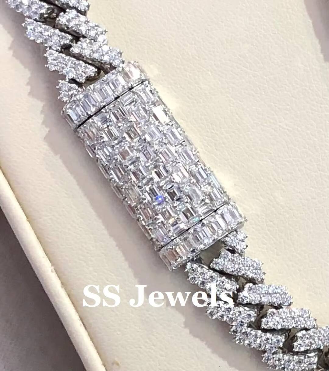 12mm Real VVS1 Moissanite Diamond Cuban Link Chain BustDown Miami Cuban Necklace for Rappers Hip Hop Style