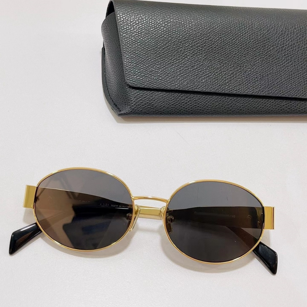 Womens Top quality Triomph Oval Designer Metal Mirror Legs Green Lens Sunglasses Retro Small Round Frame Sexy Little Women Glasses Y260207