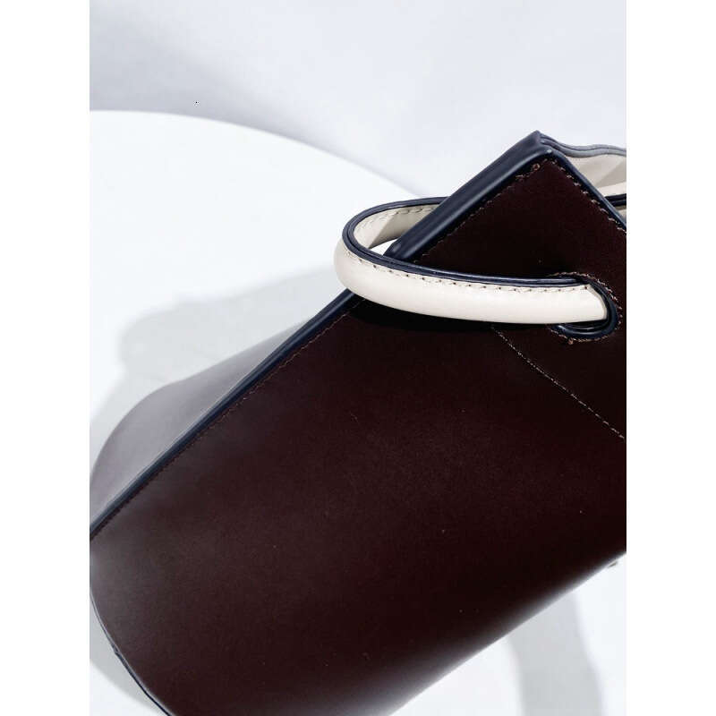 New Niche Design Knot Bucket Fashionable Exquisite Underarm Handbag High-end Single Shoulder Women's Bag