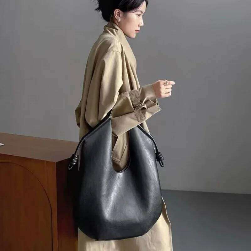 Niche Minimalist Tote For 2025 New Women Handbag Large Capacity Commuter Single Shoulder Underarm Trend Soft Hobo Bag