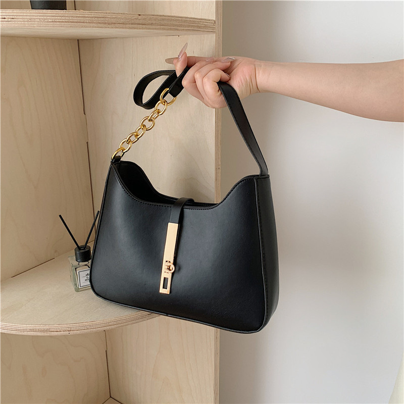 Fall 2025 Trendy Niche Design Small Crossbody Bag Women's Fashion Underarm Shoulder Purse Autumn Minimalist Handbag