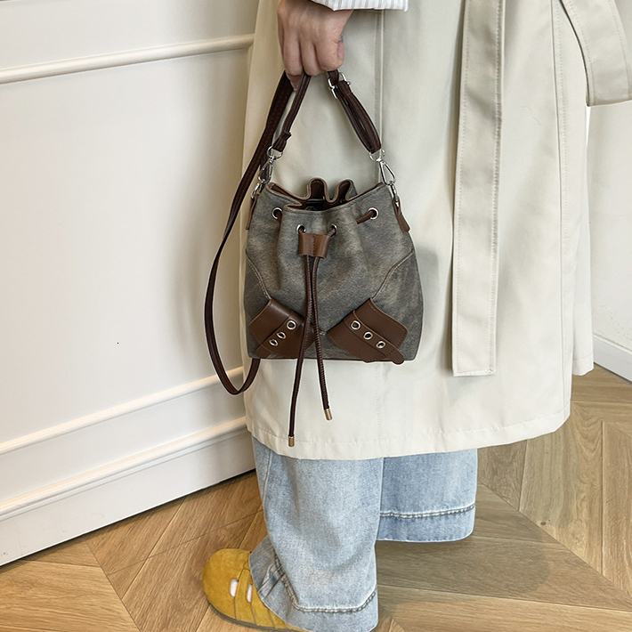 Trendy And Personalized Women s Shoulder Bag Spicy Girl Bucket Bag Niche Commuting Autumn New Designer Bag Handbag Women s Crossbody Bag