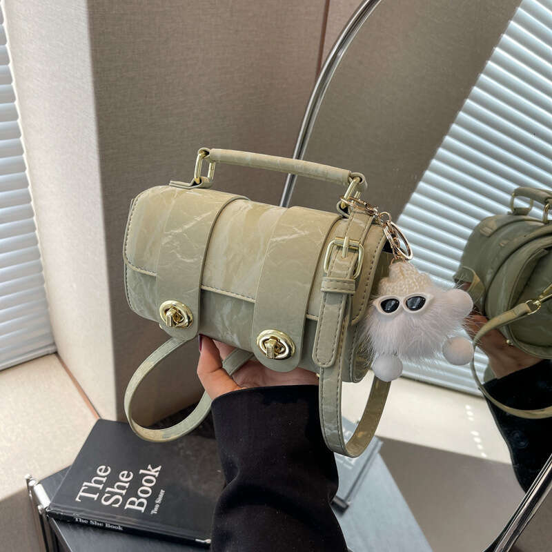 Trendy Popular Women's 2025 New High-end Handbag Small Square Fashion Versatile Korean Style Shoulder Bag with Pendant