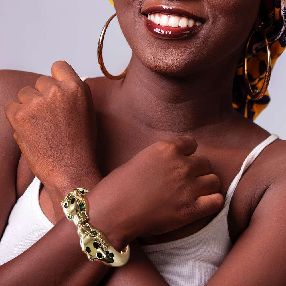 DHcollections Exaggerated Animal Element Design Cheetah Bracelet Personality Wild Dia-Encrusted Unisex