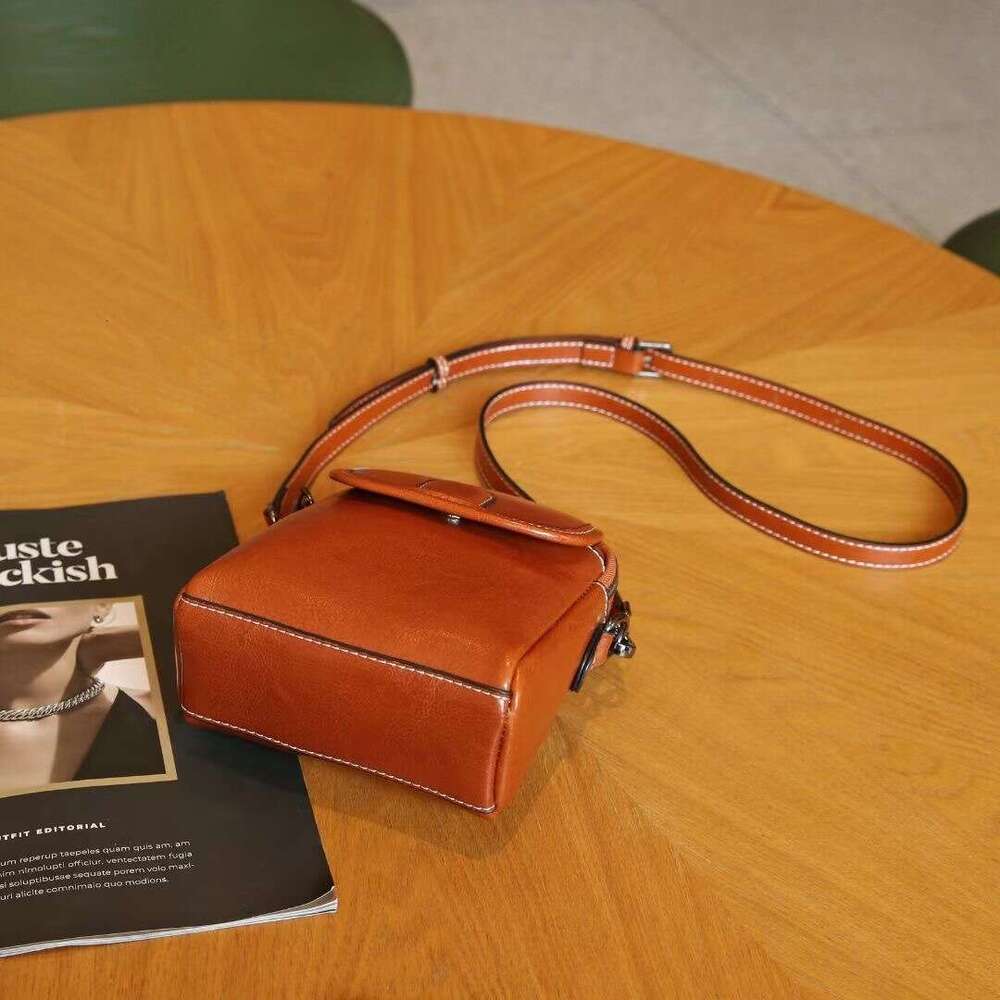 Genuine Leather Women's 2025 New Model Ladies Phone Shoulder Fashion Versatile Mini Crossbody Small Bag