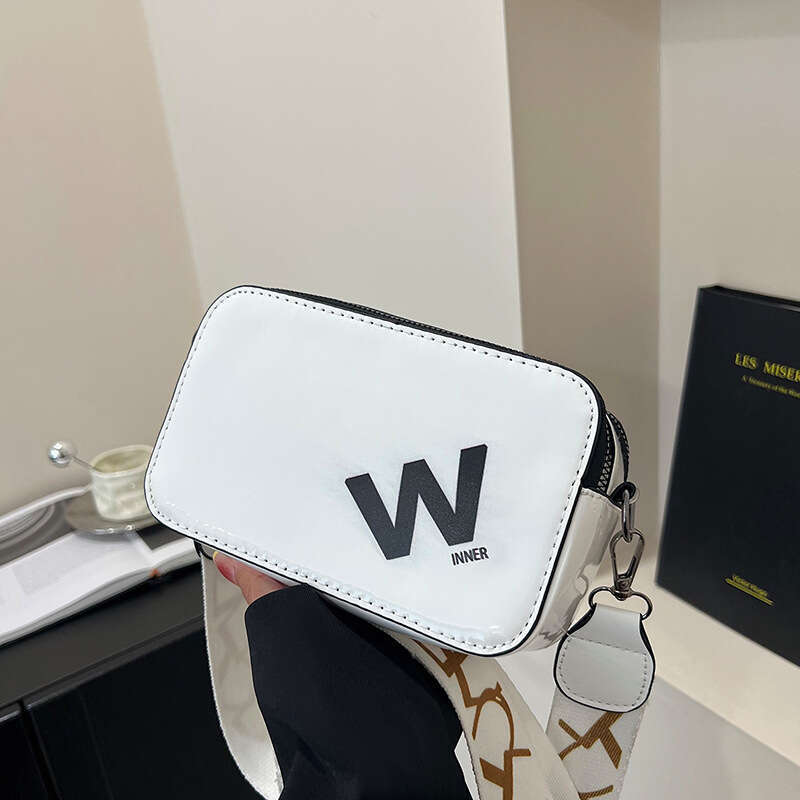 Letter Niche Single Shoulder 2025 New Fashion Versatile Small Square Korean Style Trendy Crossbody Camera Bag for Women