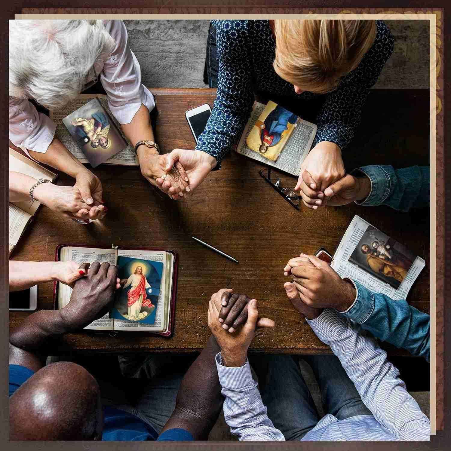 4 Pcs Holy Card Holder Carrying Each Case Hold to 40 Prayer Holder with Gold Stamped Cross Faux Leather Holy Bag Card Organizer for Religious PrayerPa