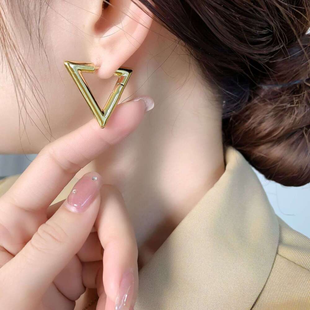 DH collections INS Style Triangle Geometric Earrings Brass Gold Plated High-end Niche Ear Clip Design