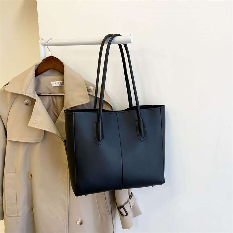 Tote for Women 2024 Fashion Korean Niche Design Commuter Ins Large Capacity Shoulder Bag