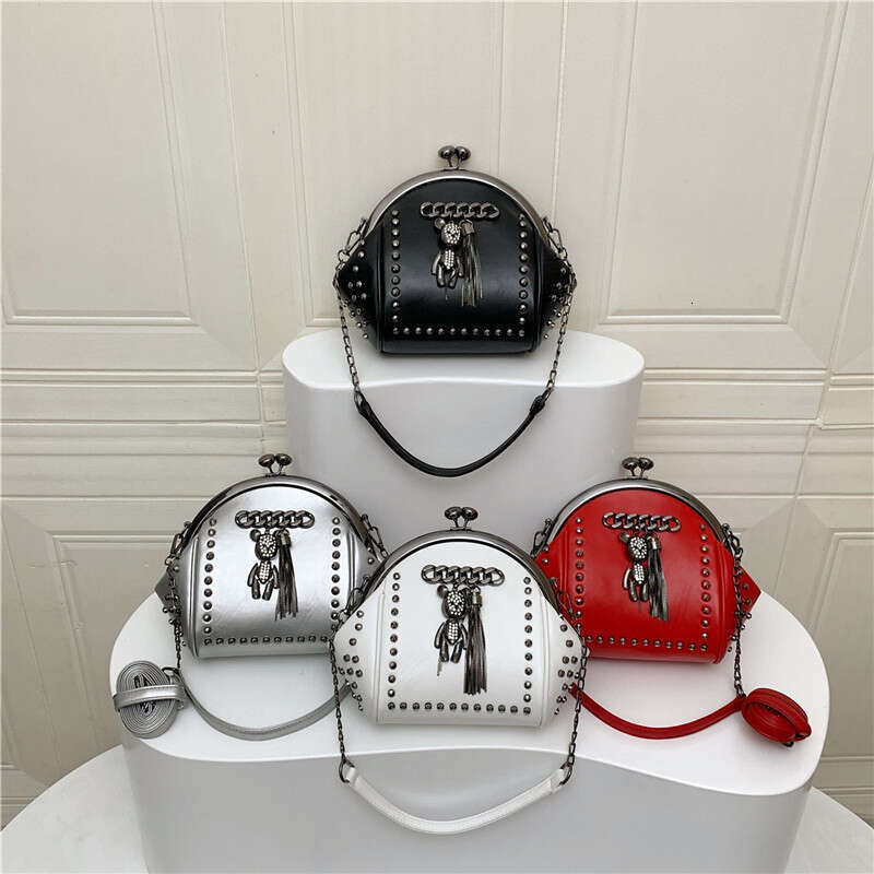 TEMU New Fashion Rivet 2025 Spring Summer Cartoon Clip Shell Chain Crossbody Women's Bag