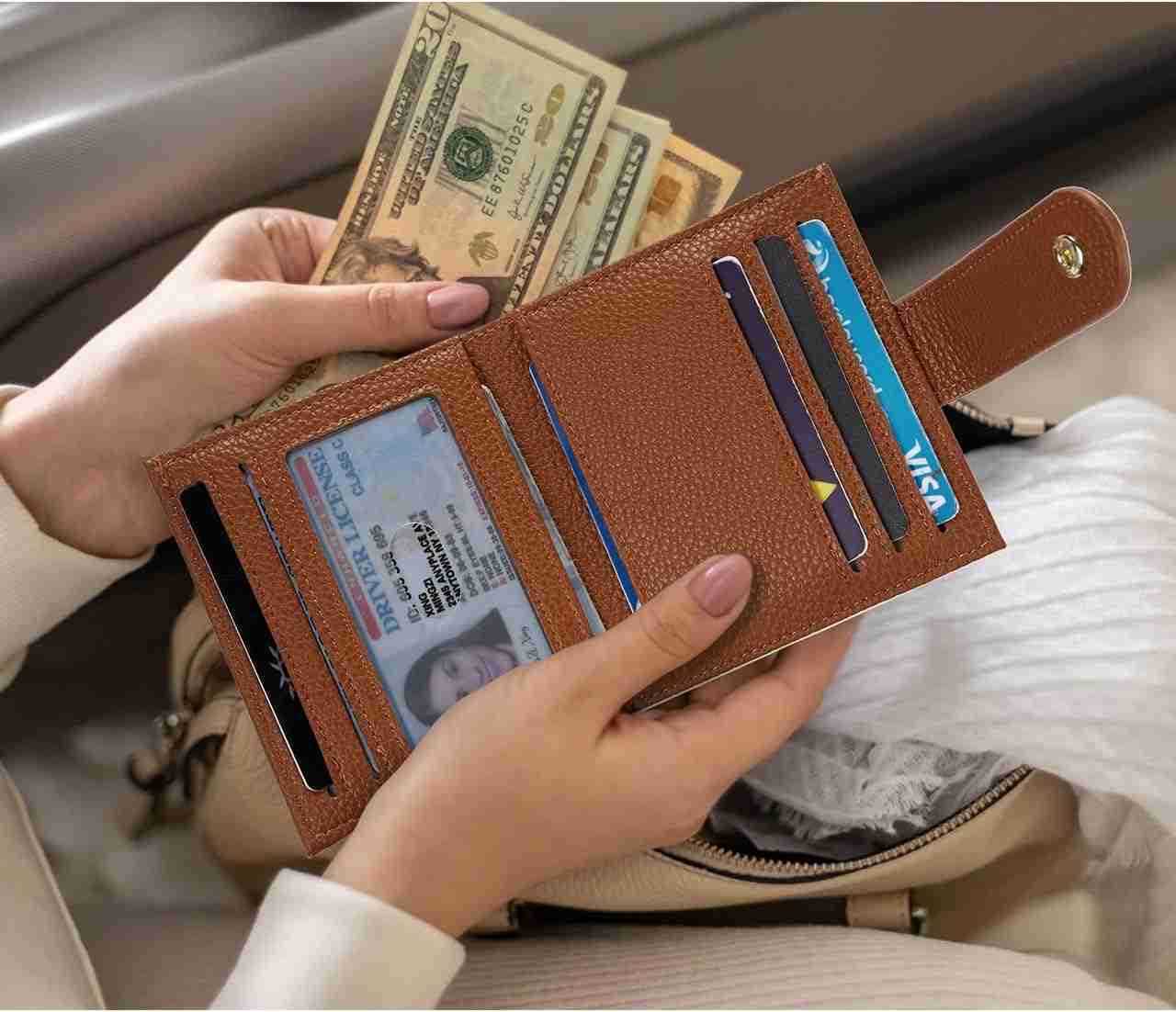 Slim Wallet for Women Small RFID Blocking Holder Leather Bifold Wallets with Zipper Coin Pocket BeigeBrownW250906