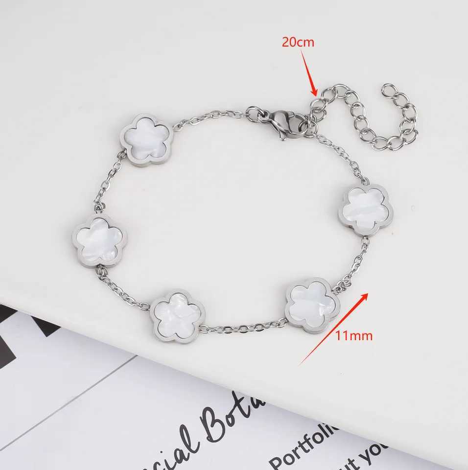 luxury Silver Color New Design Plant Five Leaf Flower Bracelet Single sided Plum Blossom Stainless Steel Jewelry Womens Clover S250906