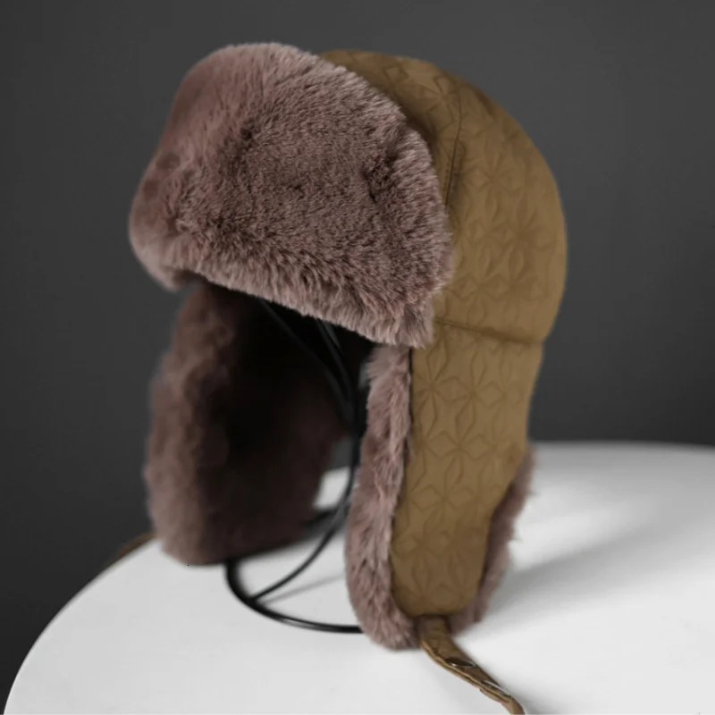 Muts Dames Winter Thick Bomber Ear Protection Skiing Chapka Fourrure Russian Fur Hats For Men Women Ushanka 250905