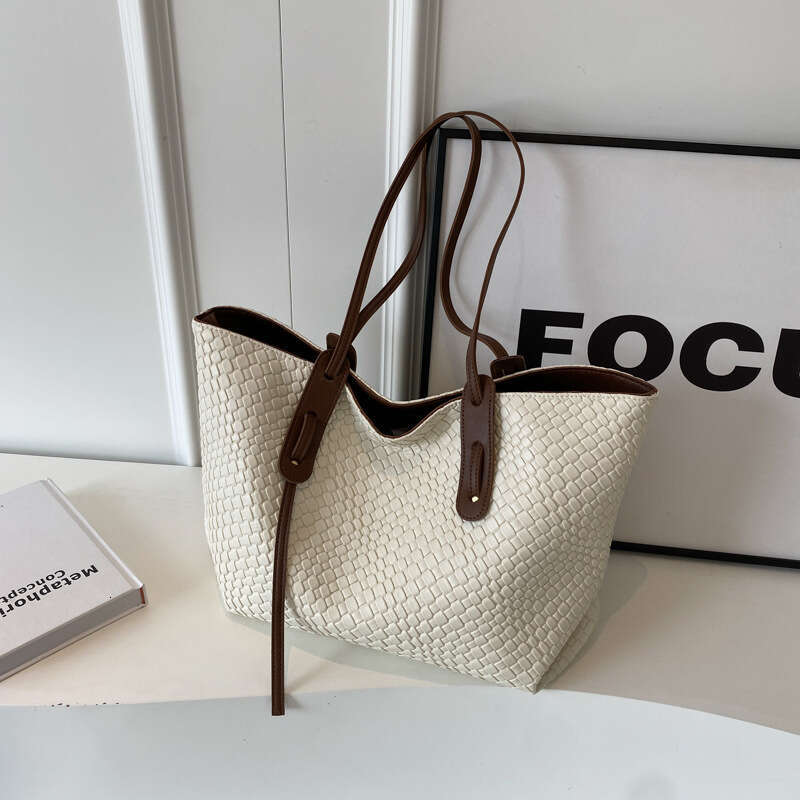 Quilted Large Capacity for Women 2023 Autumn Winter New Fashion Tote Niche Versatile Shoulder Bag