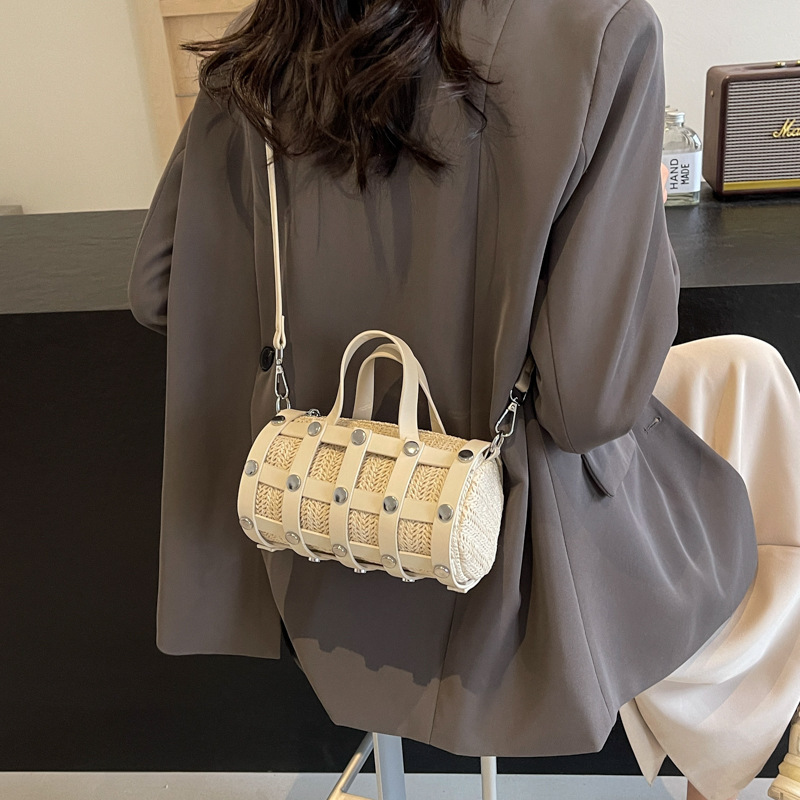 2025 New Fashionable Cool Women's Bag New High end Design Straw Woven Diagonal Tube Bag High end Feeling Shoulder Bag Fashion Crossbody Bag