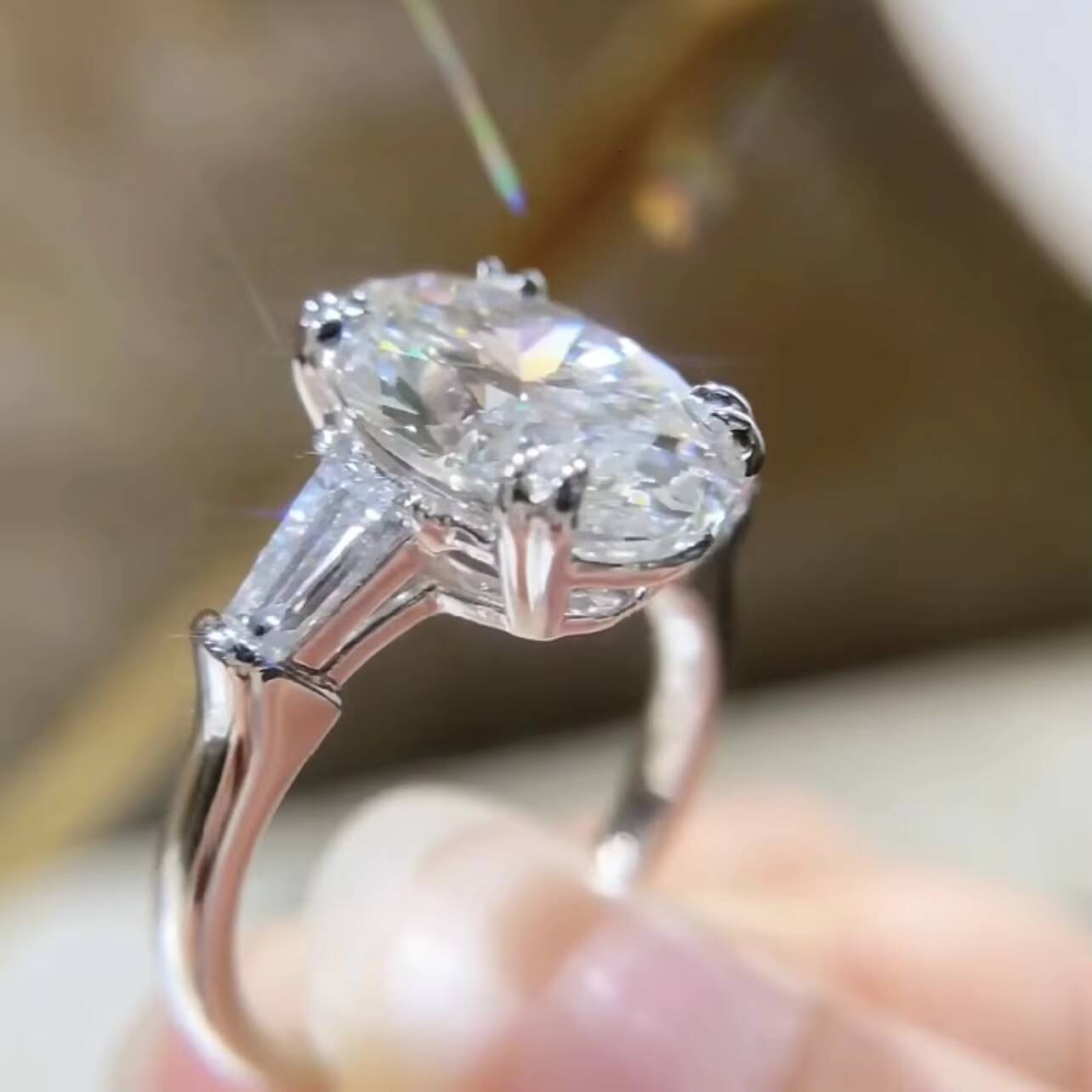 14K White Gold VS DEF Color IGI Certificated 4CT Oval Cut Three Stone CVD Lab Diamond Ring