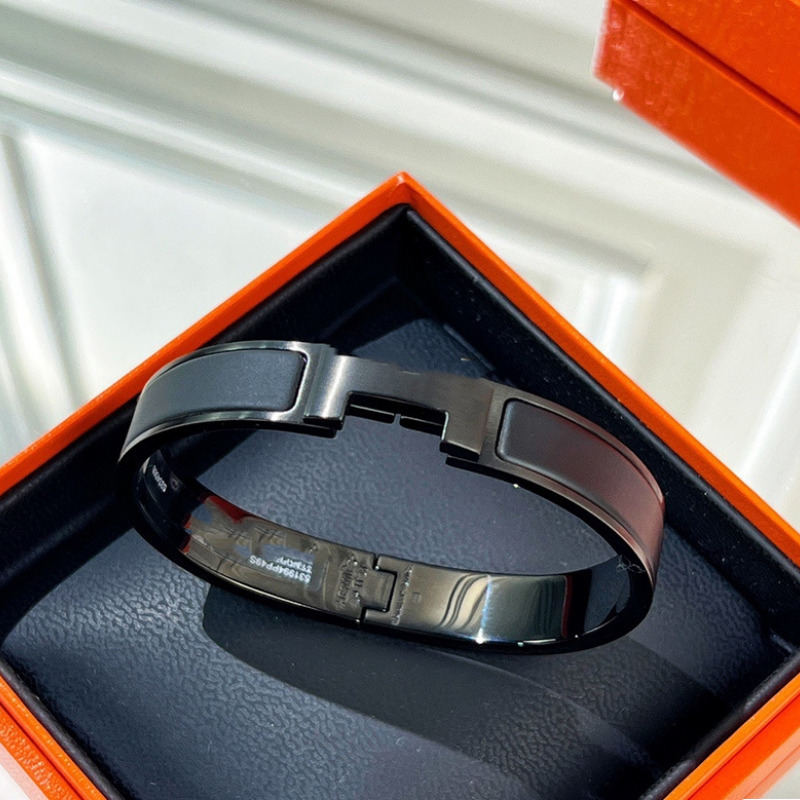 classic bracelets men women couple designer enamel bracelet mens black bangle hermesbraclet h hermeslies frosted buckle bangles 12mm wide size 171921 jewlelr wt54
