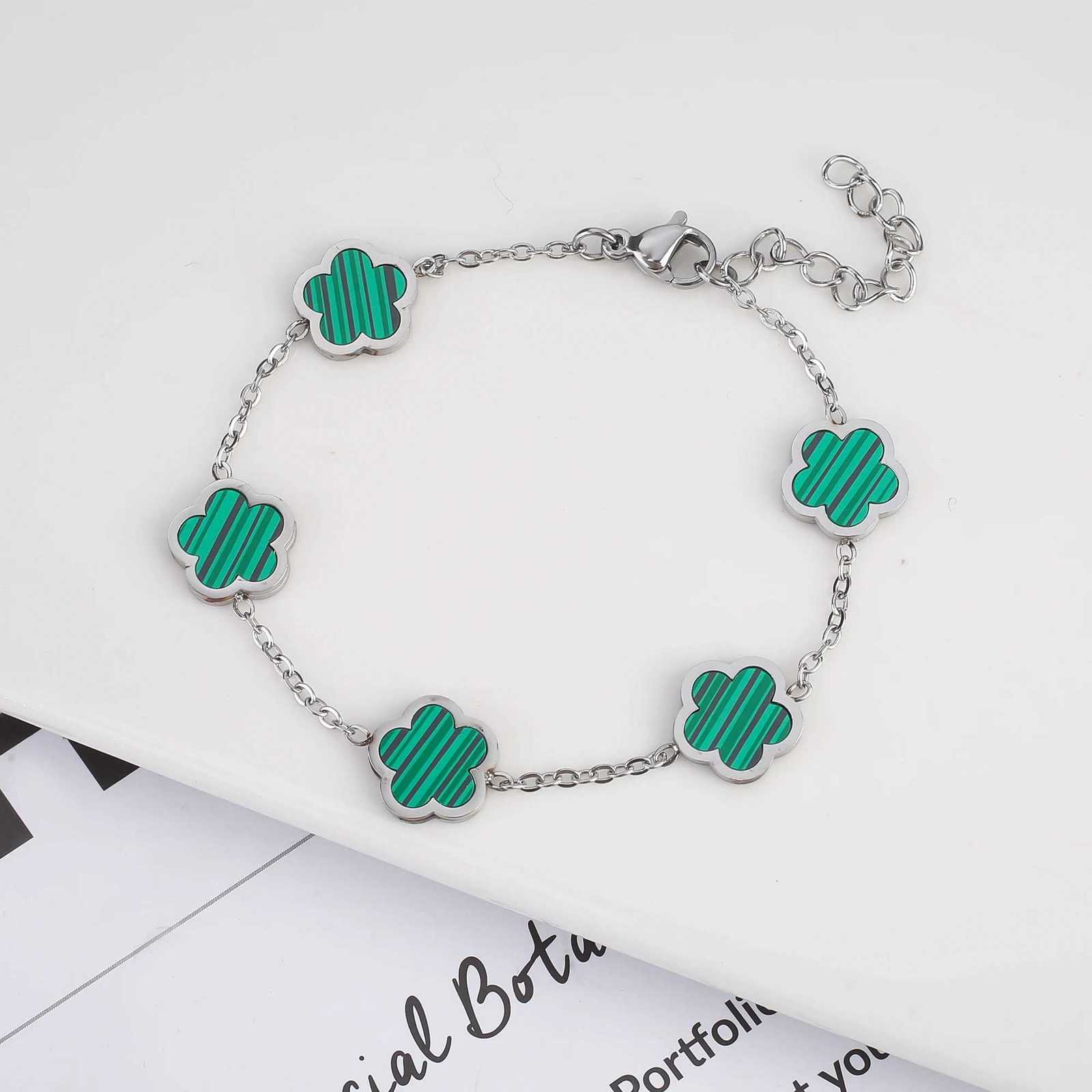 luxury Silver Color New Design Plant Five Leaf Flower Bracelet Single sided Plum Blossom Stainless Steel Jewelry Womens Clover S250906