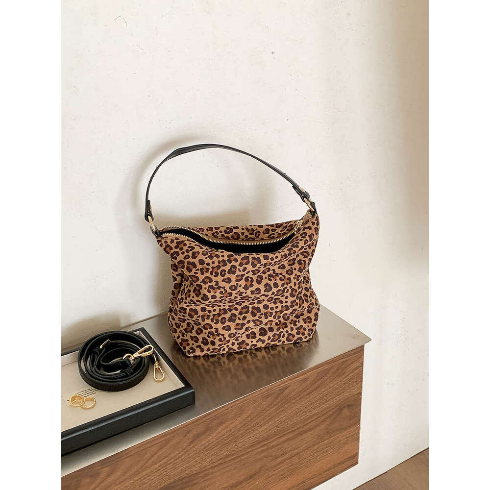 2024 Autumn Winter Handheld Fashion Crossbody for Women Niche High-end Suede Velvet Modern Leopard Print Shoulder Bag