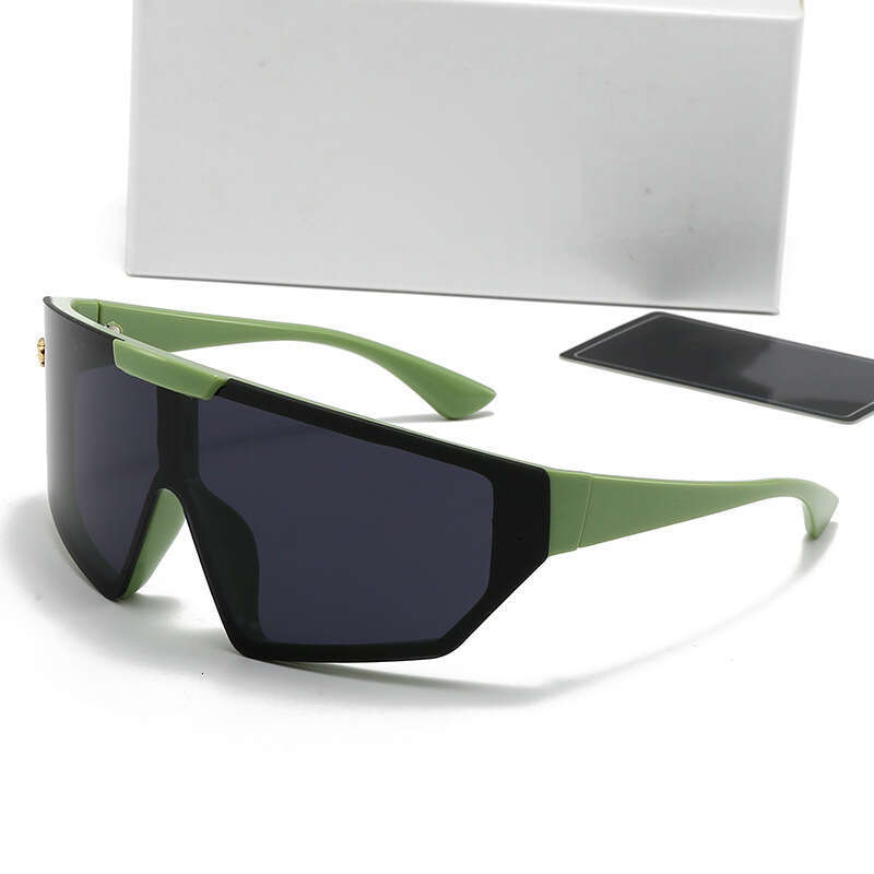 New Men's and Women's Cycling Fashion Trend Glasses Driving Travel Vacation Leisure Sunglasses 8896 662