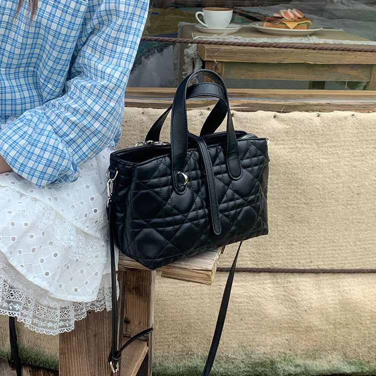 2025 Women's design Shoulder Bag Exquisite Texture Diamond Small Square Bag Women's Crossbody Bag Autumn New Designer Bag Handbag