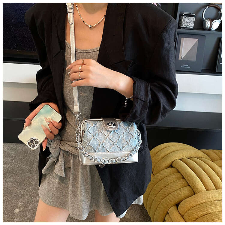 High-end for Women Summer 2025 New Fashion Crossbody Korean Version Chain Handbag Clutch Gold Bag