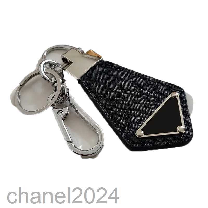 Keychains Lanyards Designer Womens Luxury Leather Keyring Key In Wallet Wrist Lanyard Car Keychains With Gift BoxB7SU