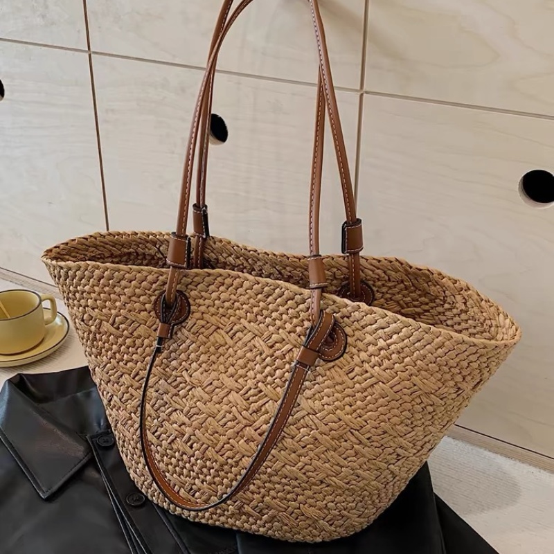 New handcrafted straw woven large-capacity single-shoulder bag, vegetable basket bag, new summer beach vacation contrasting color handbag free shippin