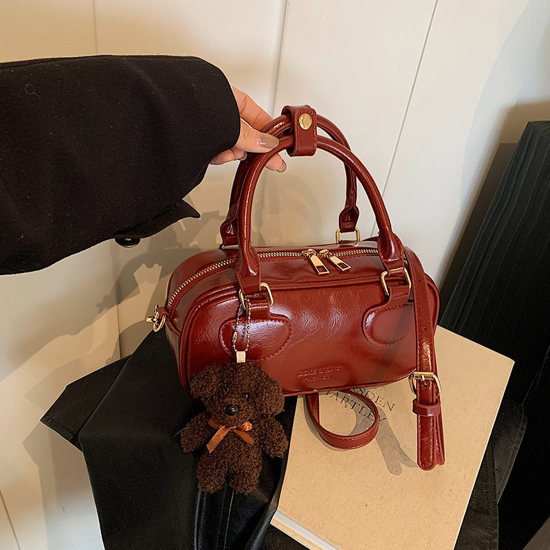 2025 autumn new fashion, light luxury, niche design, versatile, trendy, elegant, retro handbag, women's shoulder bag bag, designer bag