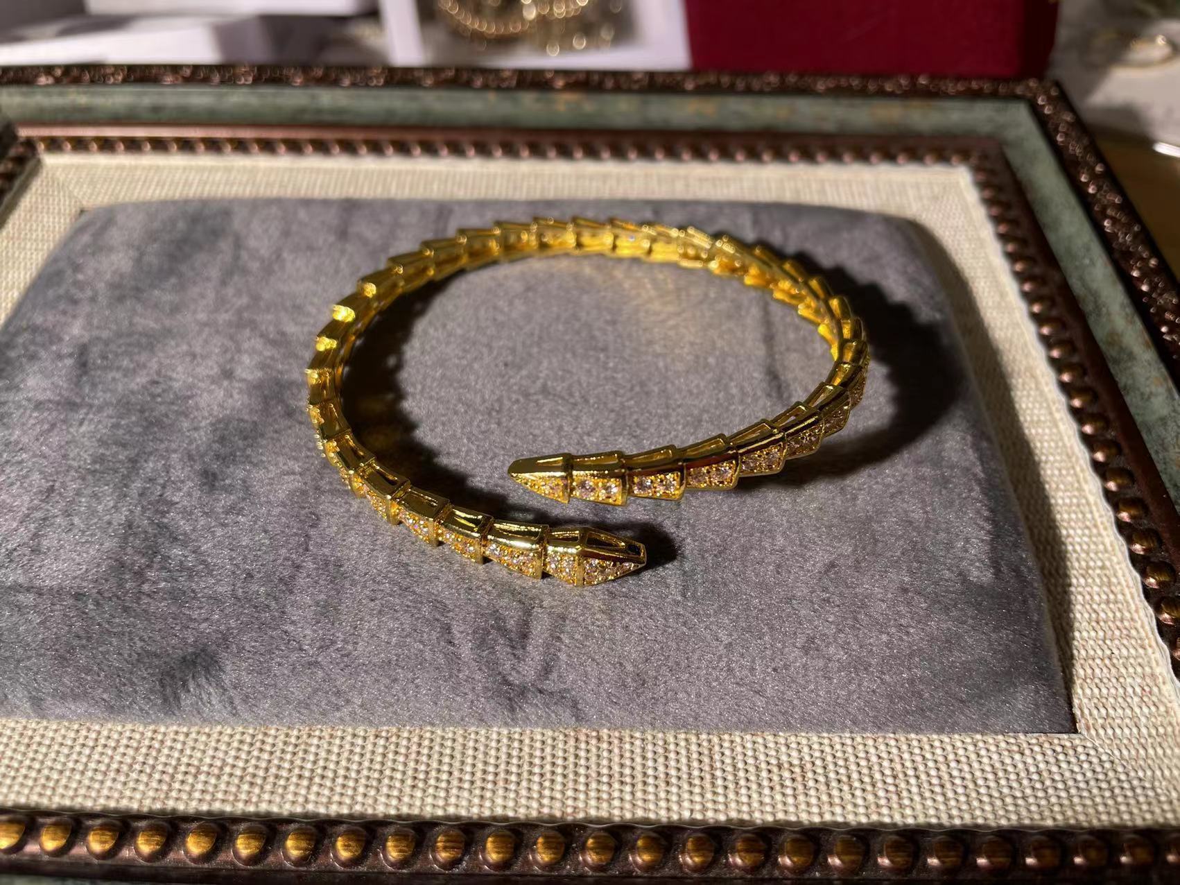 Luxury Brand Designer Jewelry Real Gold Plated Sweet Cool Style Snake Bone Bracelet For Women, Niche Design, Silver Color Full Zircon Snake Shape Adju