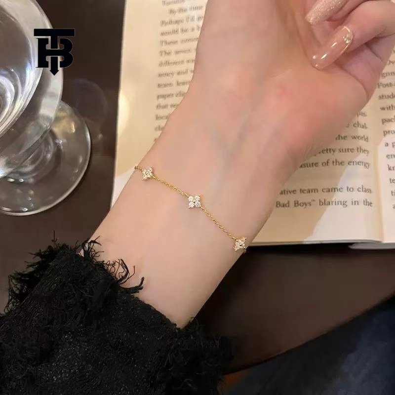 TB BHULAMTE French Romantic Starry Sky Sparkling Accessories Women's Clover Bracelet Light Luxury Niche Design Simple Floral Jewelry Z260313