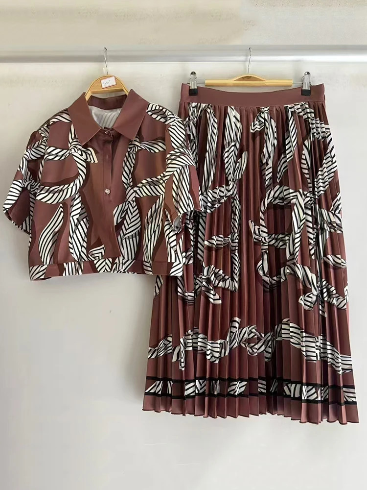 summer womens retro geometric print lapel straight short shirt twopiece set high waist loose pleated skirt fashion suit 250906