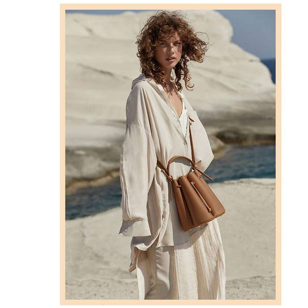 New Women's Single Shoulder Crossbody Personalized Hand-Held Flower Bucket Bag, Niche Design, Fashionable Bag