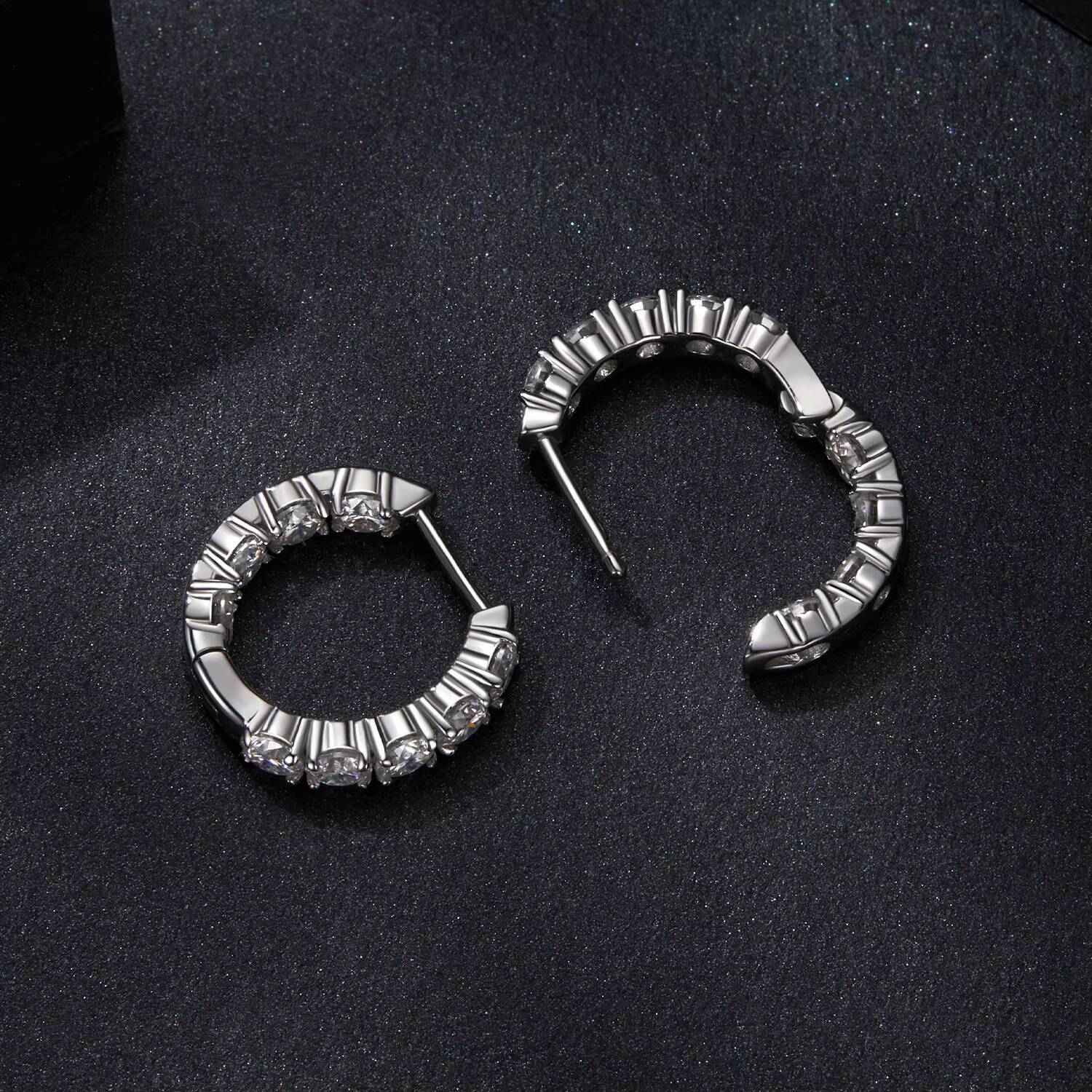 Trendy 925 Sterling Silver Rhodium Plated VVS Moissanite Huggie Hoop Earrings for Women 3mm Moissanite Diamond Earrings